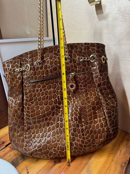 Innue made Italy genuine Leather Brown Tote large with Gold Chain Handles - Picture 12 of 16